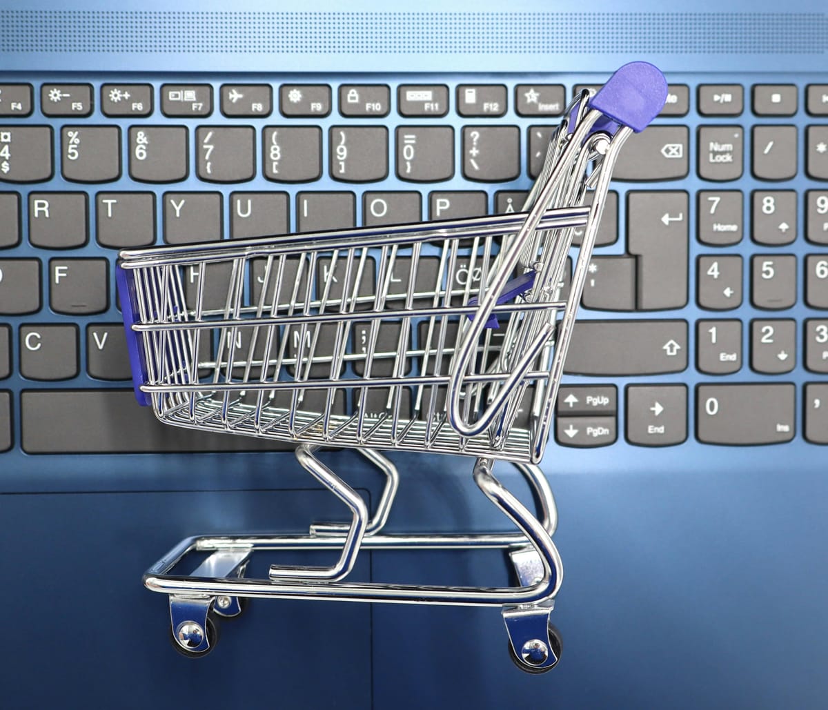 Psicología de ventas aplicada al ecommerce: cómo el cerebro decide comprar online